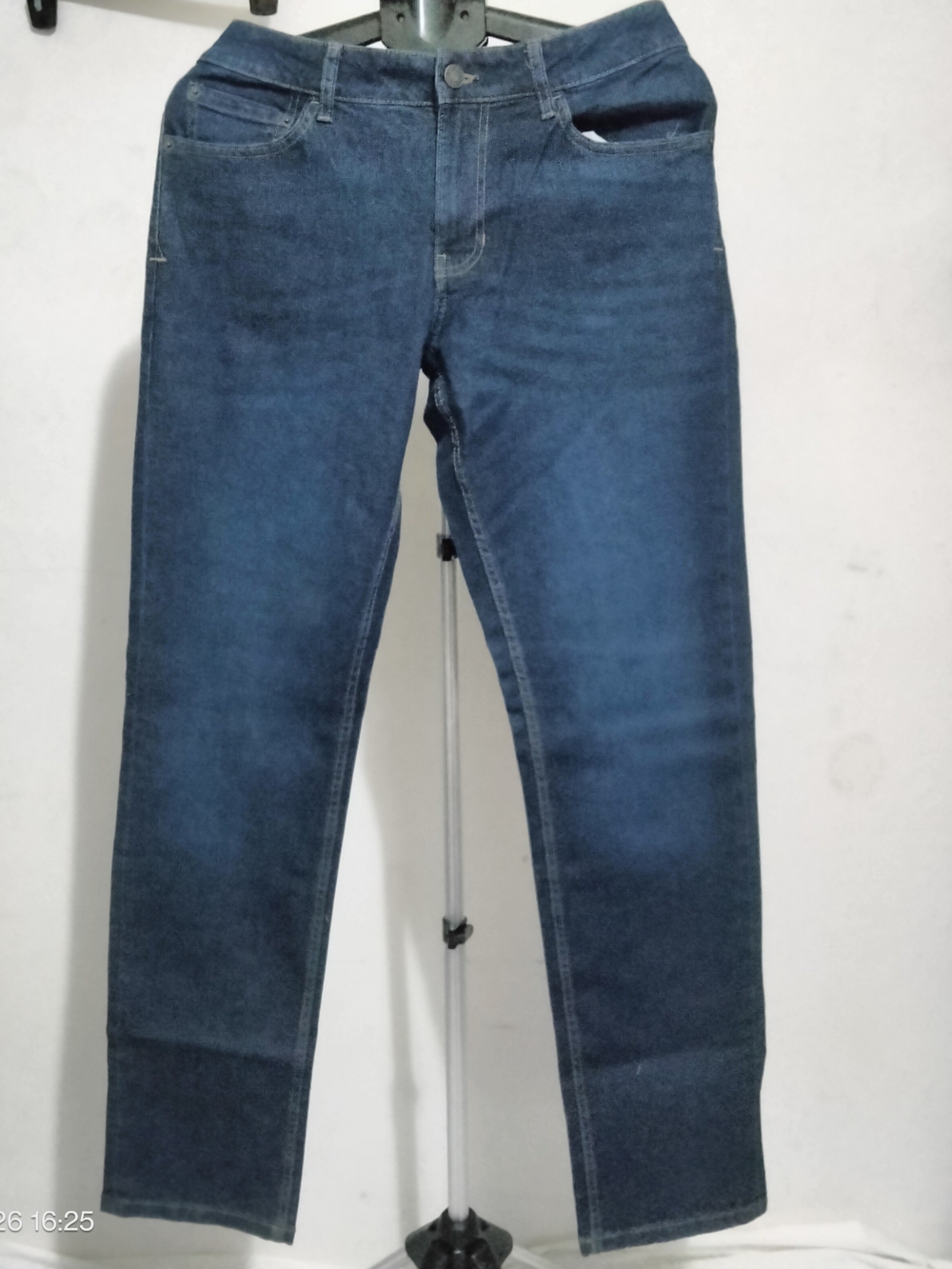 IZOD Saltwater Men's Straight Fit Stretch Denim Jeans Dark Blue 32x34 NWT